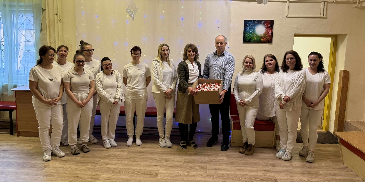 230 kiló szaloncukrot kaptak a vörösvári intézmények