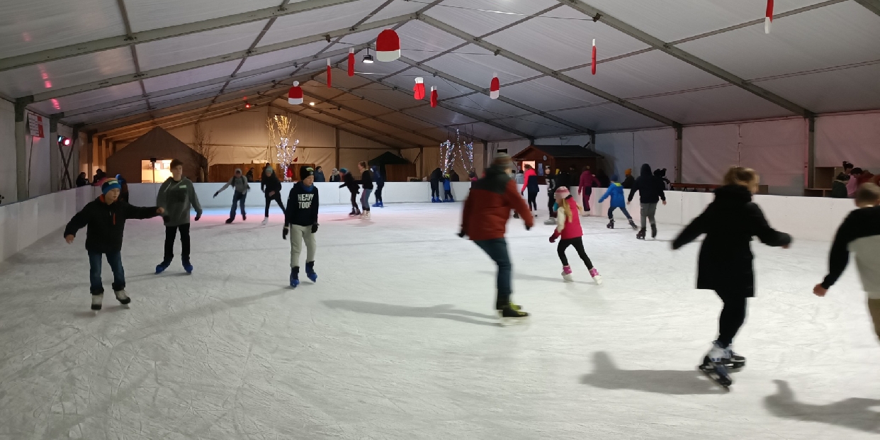 Jégpálya ünnepi nyitvatartás