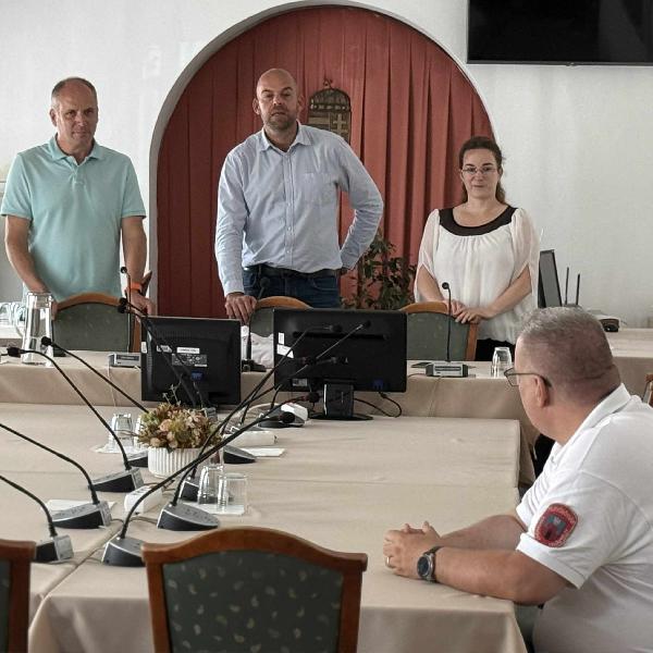 Példamutató helytállás a 10-es úton – Köszönjük!