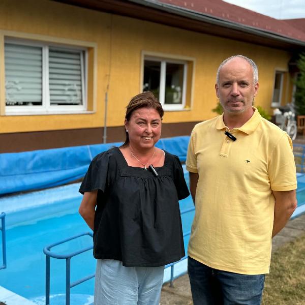 A nyári hőségben újra öröm a pancsolás – négy év után ismét üzemel a medence a Rákóczi utcai tagóvodában