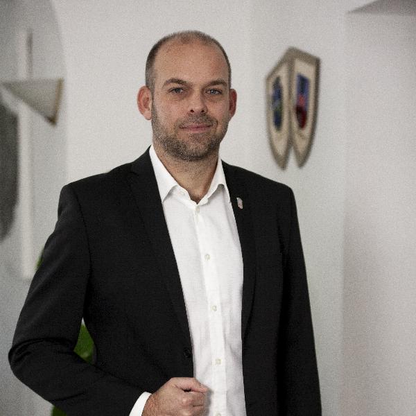 Biztonság és fejlődés - interjú Fetter Ádám polgármesterrel