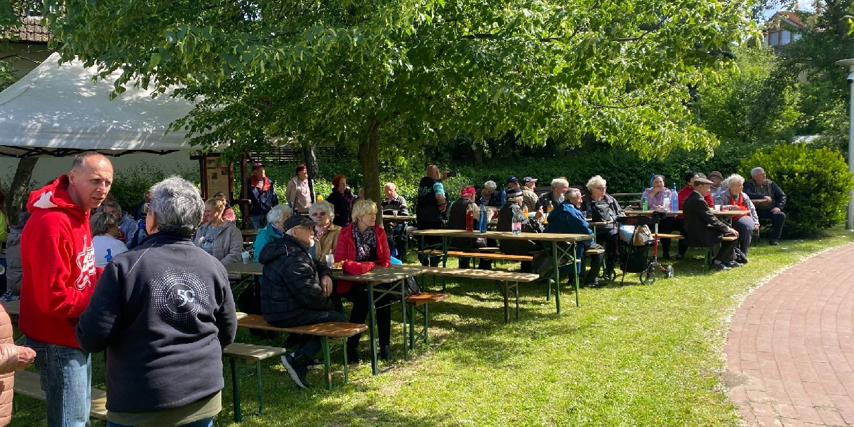Mini majális a Vörösvárért Nyugdíjas Egyesület szervezésében