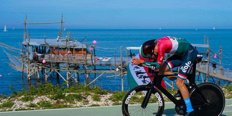 Fetter Erik a 109. helyen tekert a célba Giro d'Italia országúti kerékpáros körverseny második szakaszán.