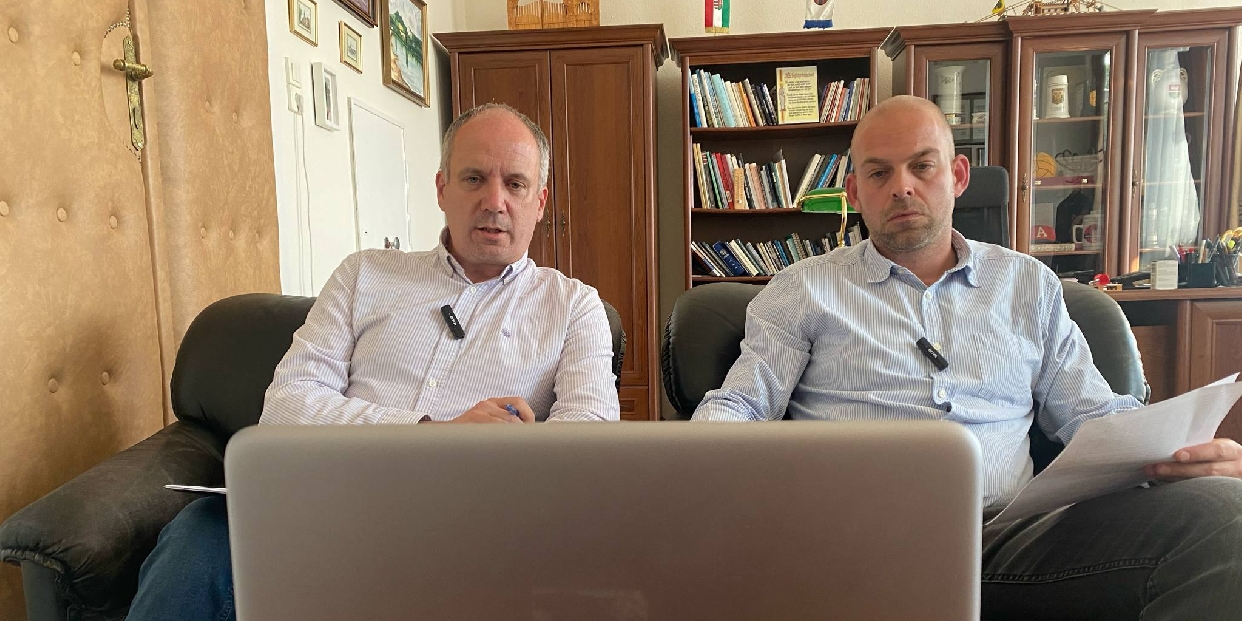 Több mint 90 kérdés, kétóra élő adás – nagy érdeklődés övezte Pilisvörösvár első online városi fórumát