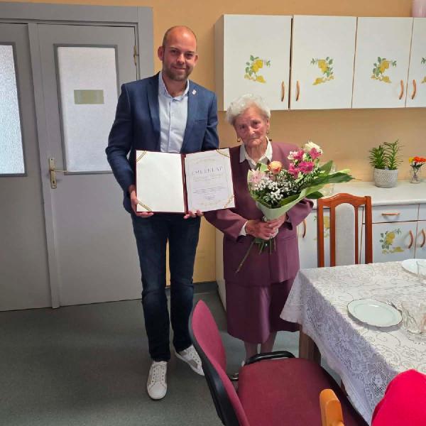 Isten éltesse Diószegi Tibornét!