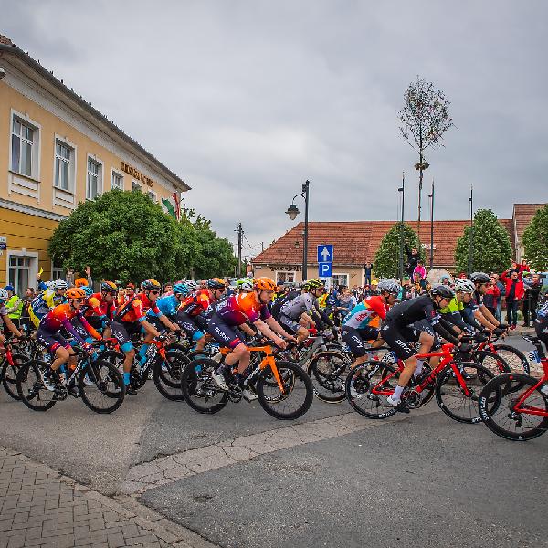 Tekintse meg képgalériánkat a Tour de Hongrie pilisvörösvári szakaszáról 