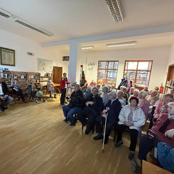 Irodalmi délután a Városi Könyvtárban – a nyelv és identitás találkozása