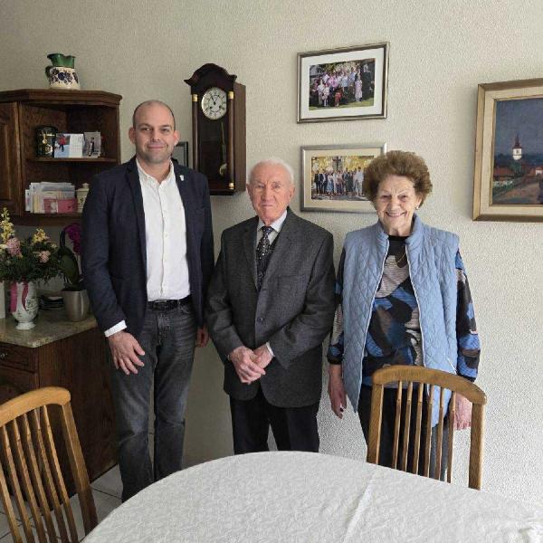 Isten éltesse a ma 90 éves Manhertz Matyi bácsit